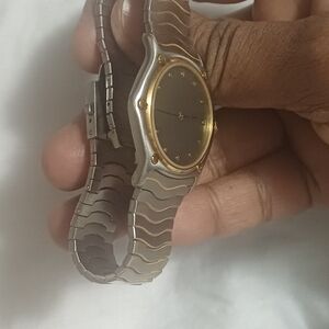 Elegant Silver and Gold Smartwatch